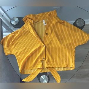 This top is so cute for any day of the year!